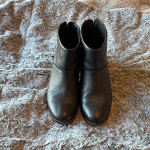 Toms leather boots size 7